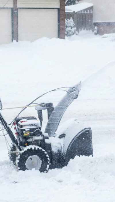 7 must-have features in a snowblower