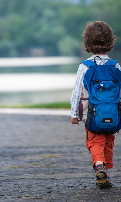 4 factors to consider while choosing a backpack for your child