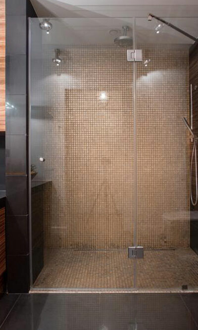 5 significant benefits of walk-in showers for seniors