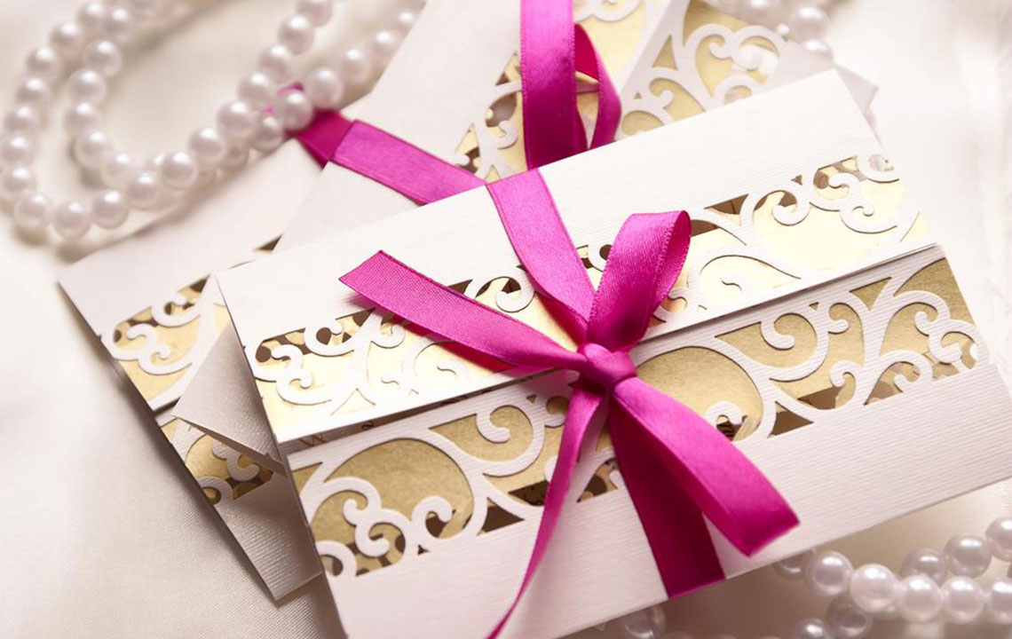 5 thrifty ways to save money on your wedding invite