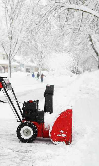 8 useful features of electric snow blowers