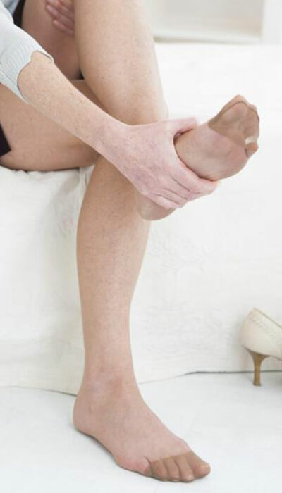 Can diabetes cause foot pain?