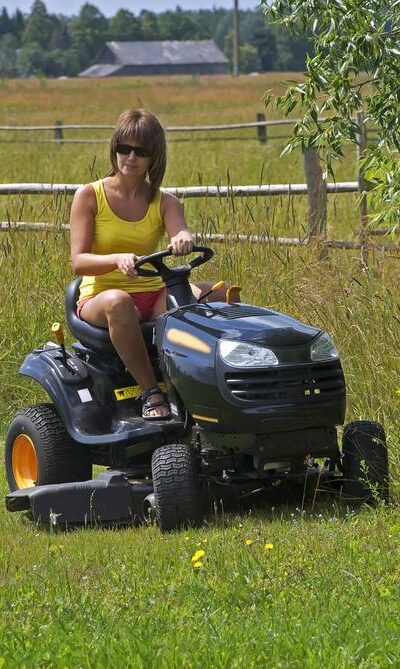 Characteristics of ride on lawn mowers