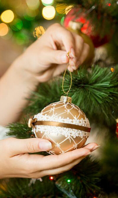 Adorn your home this Christmas with affordable Christmas crafts