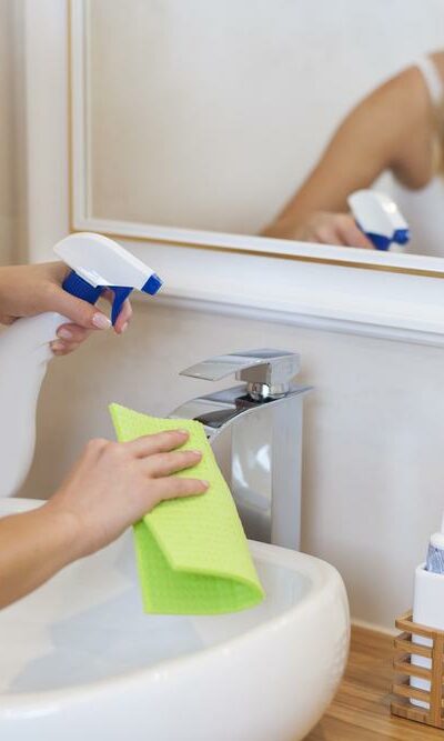 Best ways to maintain a spick and span bathroom