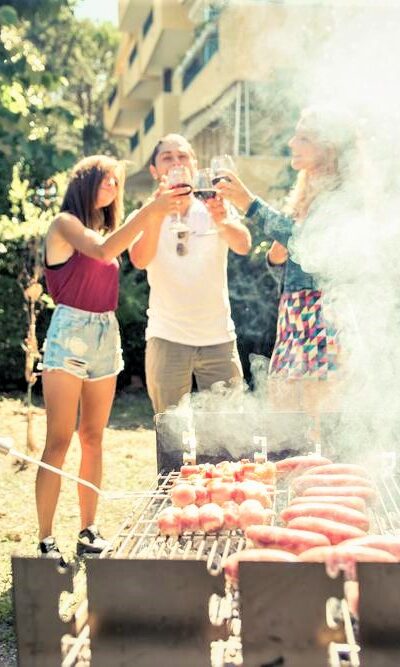 Buy The Right Grill For Outdoor Cooking This Summer!