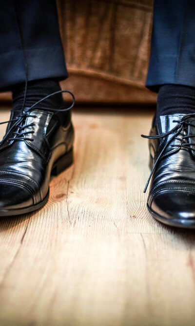 Factors to consider when picking the right restaurant shoes