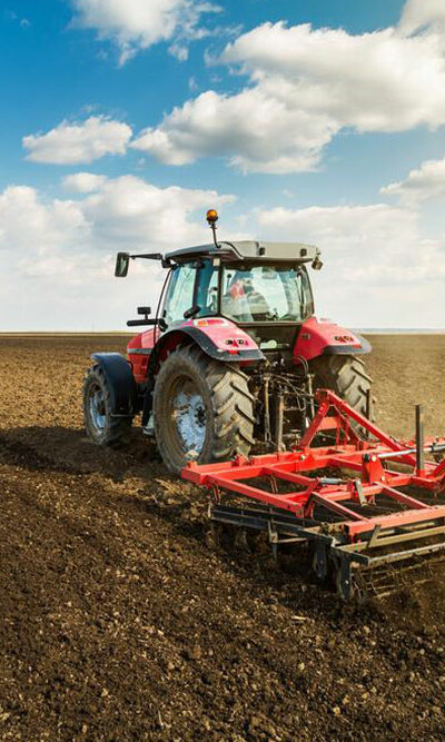 How to choose a compact tractor?