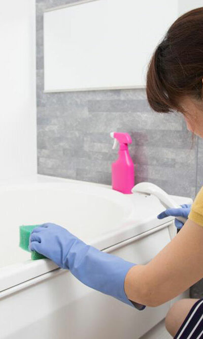 How to deep clean a bathroom