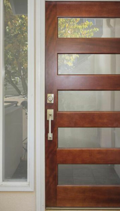 Here&#8217;s what you should know about storm doors