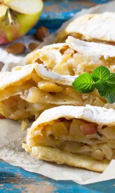 Learn to make apple strudels the quick way