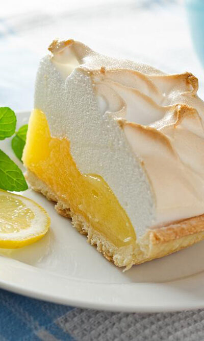 Lemon meringue pie: a quick and easy bake