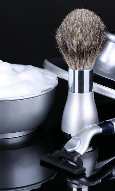 Luxurious shaving sets for men