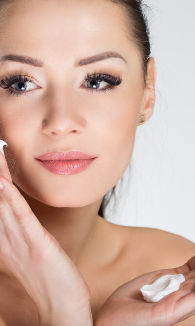 Maintain Radiance and Hydration with Moisturizers for Dry Skin