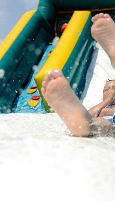 Safety tips to use inflatable water slides