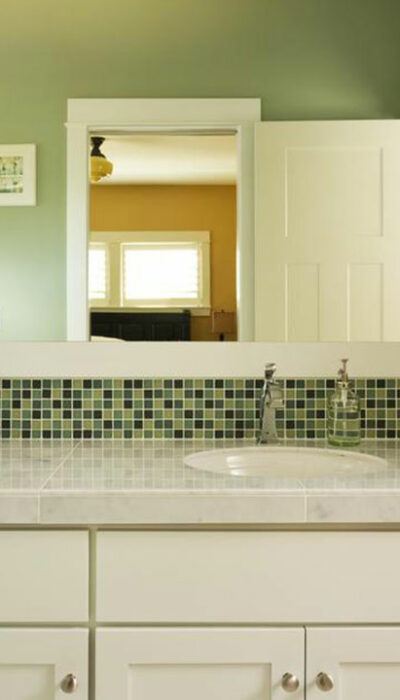 Single or double bathroom vanity: Which one should you choose?