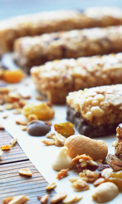 Reasons why you should snack on healthy bars