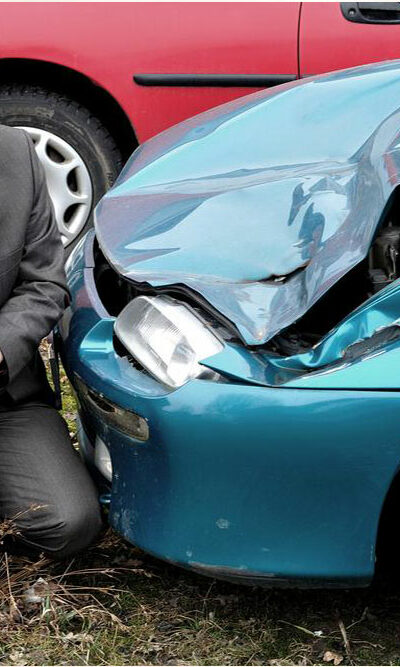 What should a car accident report mainly include