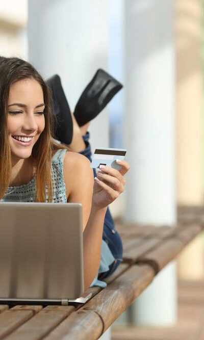 What to Look for When Getting a Student Credit Card