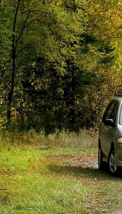 Toyota Sienna in its Generation 2 stage