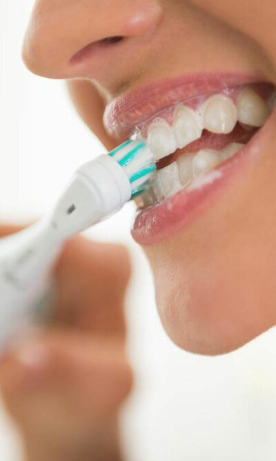 Teeth cleaning guide with Oral B electric toothbrush