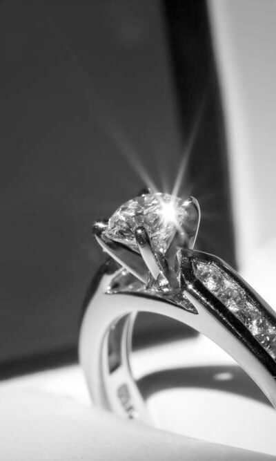 Things you need to consider before buying your engagement rings