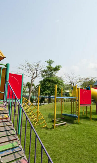 Three-step maintenance of outdoor playsets