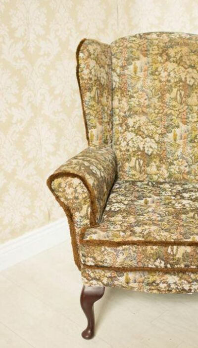 Tips on cleaning old furniture