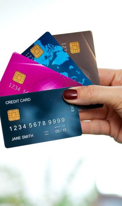 11 Must-Know Pros And Cons Of Using Credit Cards