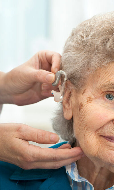 4 factors to consider while shopping for hearing aids