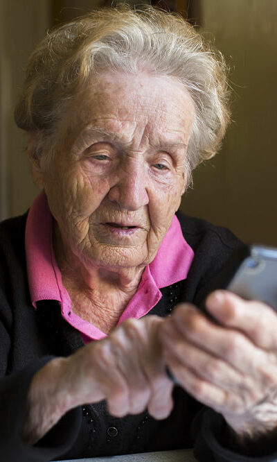 4 popular senior cell phone plan providers