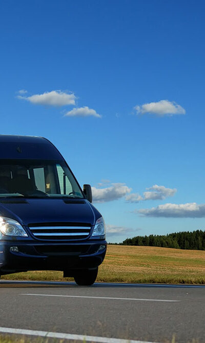 Tips to Choose the Right Coach Rental