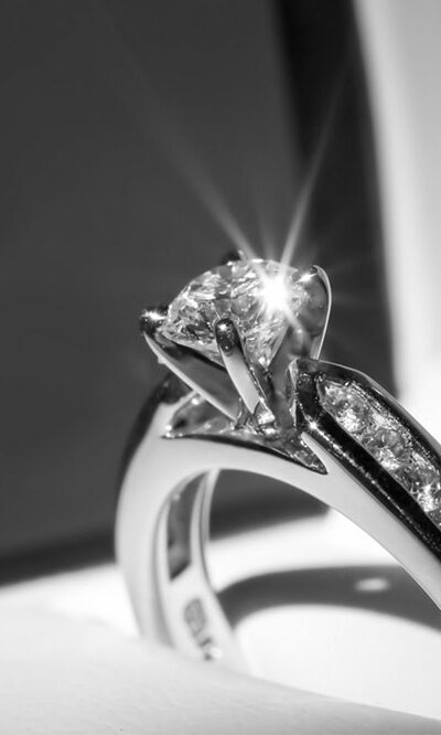 Top 3 jewellers for buying customized engagement rings