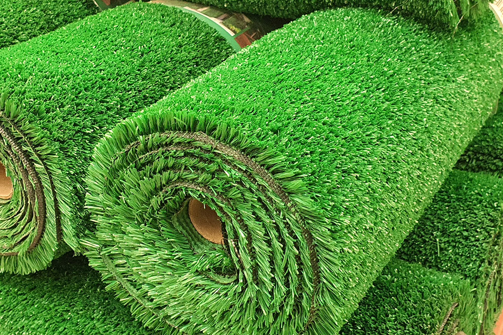 Artificial Grass &#8211; Cost, Benefits, and Care Tips